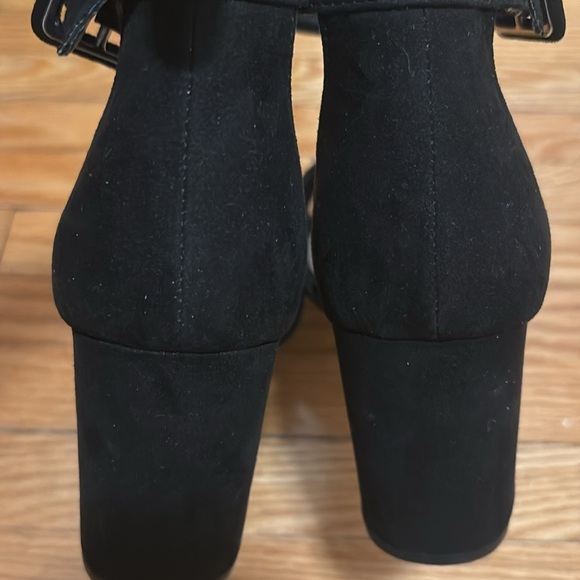 3 for 30 👡Chinese laundry suede like ankle strap heeled sandals - Picture 2 of 3